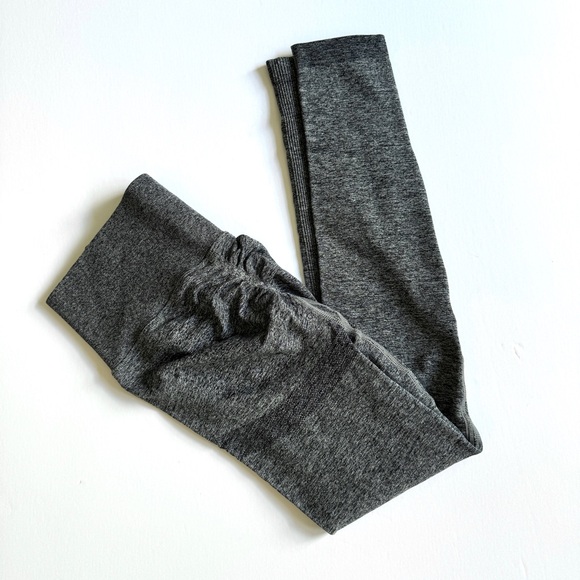 Bubble Butt Marled Gray Seamless Leggings - Picture 11 of 17